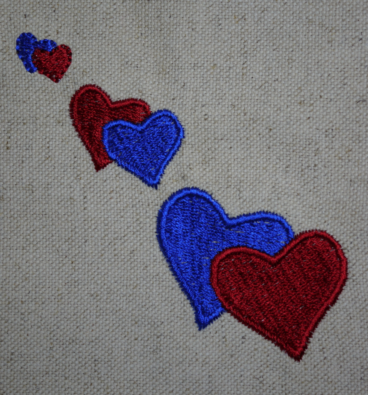 Motif de broderie machine petits cœurs – Image 2